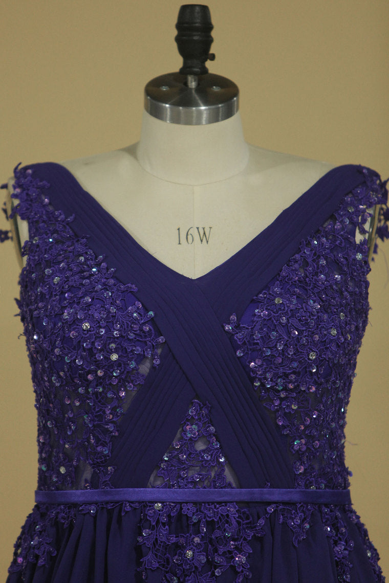 2022 A Line V Neck With Applique And Beads Evening Dresses