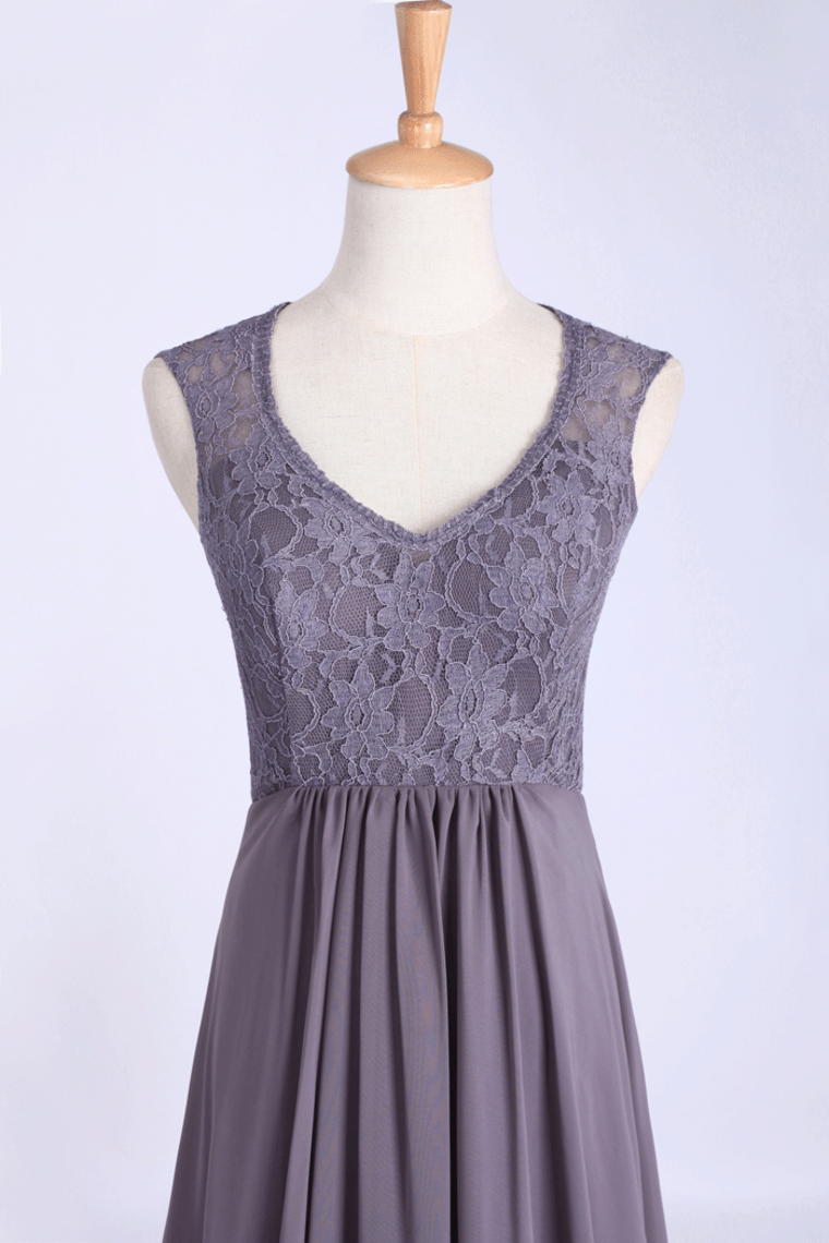 2022 V-Neck A Line Bridesmaid Dresses Floor Length Lace & Chiffon