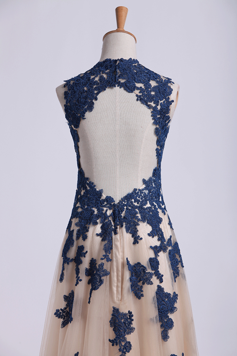 2022 Open Back Tulle Prom Dresses Straps Floor Length Lace Bodice With Applique