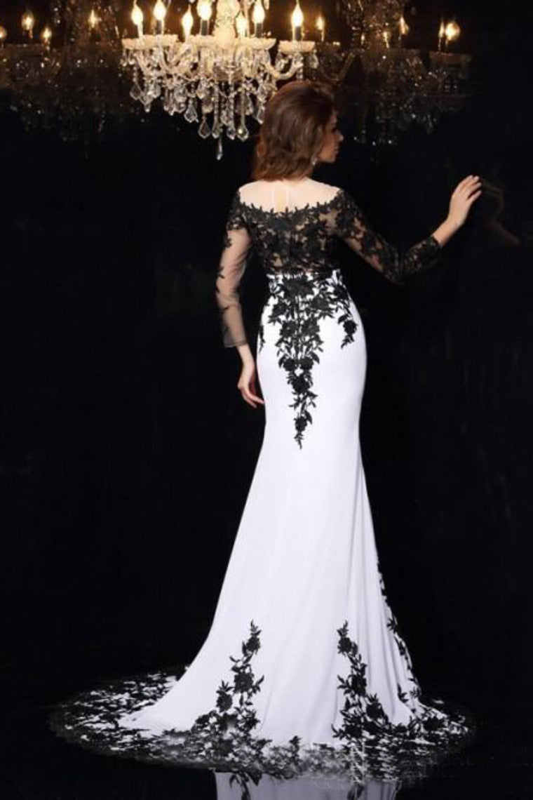 2022 Long Sleeves Prom Dresses Boat Neck Spandex With Applique Sweep Train