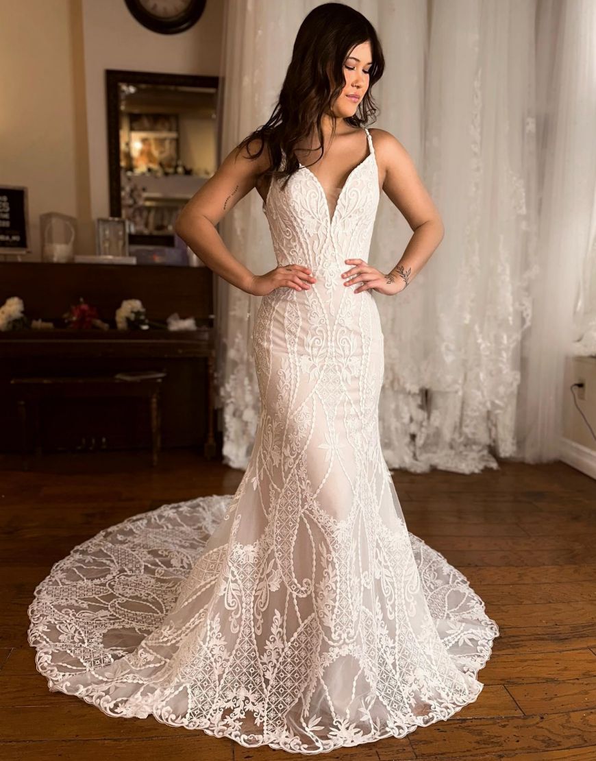 Paulina | Mermaid V-Neck Spaghetti Straps Sweep Train Lace Wedding Dress