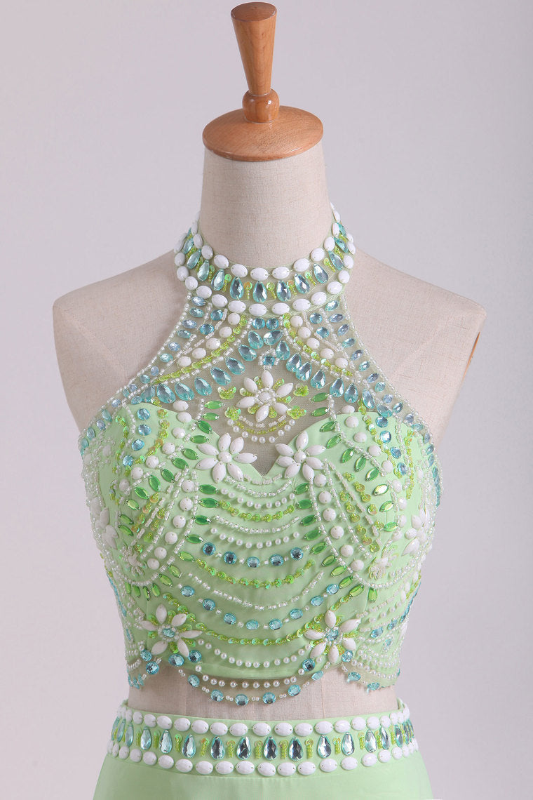 2022 Two Pieces Prom Dresses Halter A Line Chiffon Sweep Train With Beading