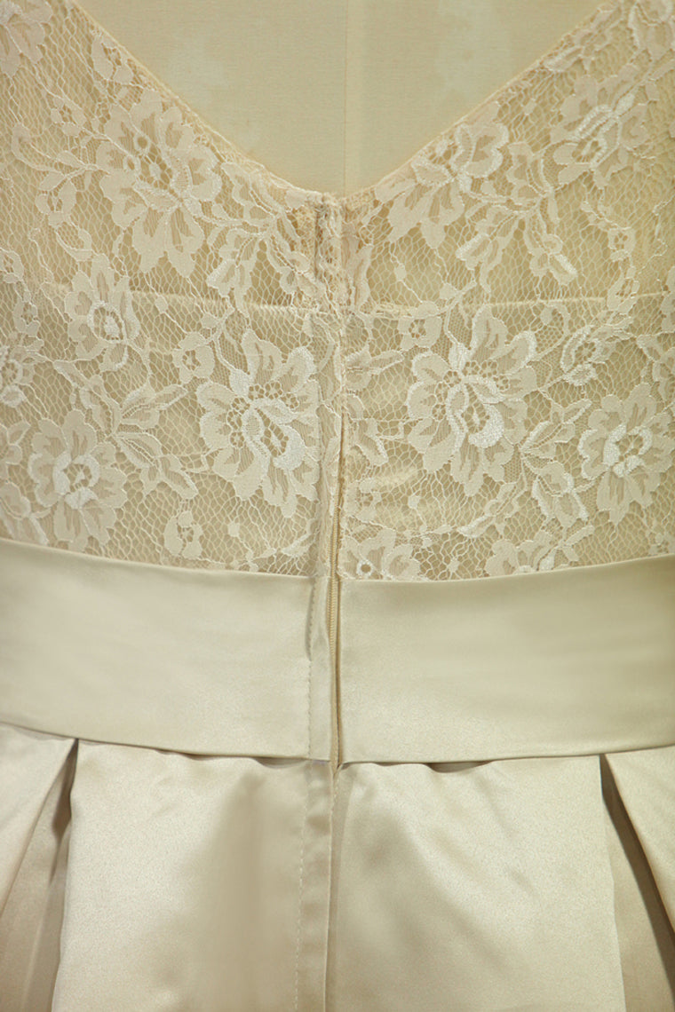 2022 Bateau A Line Knee-Length Prom Dresses Lace And Satin With Handmade Flower Plus Size