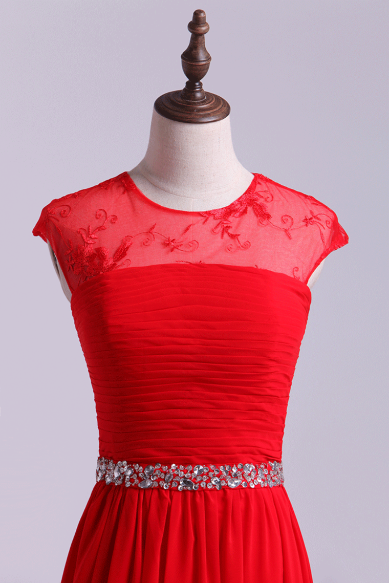 2022 Scoop Neckline Ruffled Prom Dress Short Lace Sleeves With Shirred Chiffon Skirt