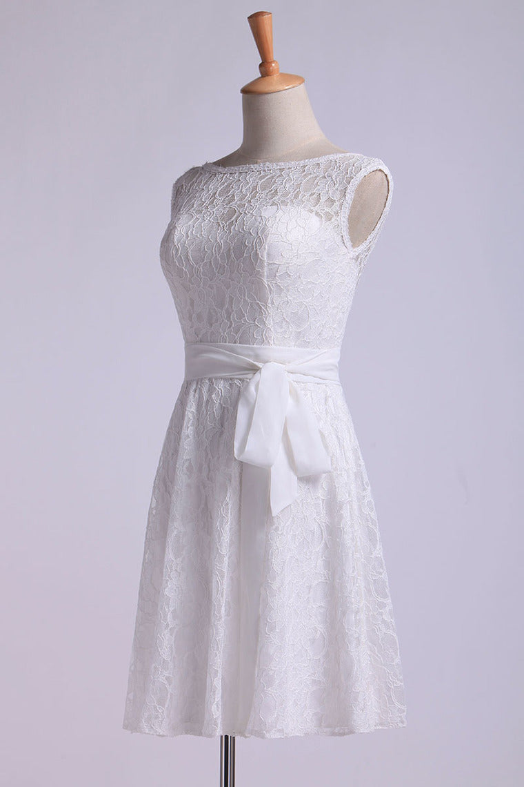 2022 Scoop A Line Knee Length Lace Bridesmaid Dresses With Sash