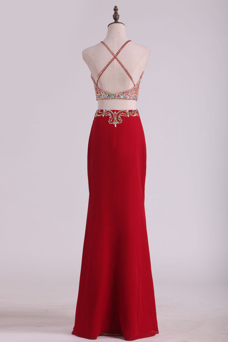 2022 Two Pieces Halter Sheath Prom Dresses Chiffon With Beading