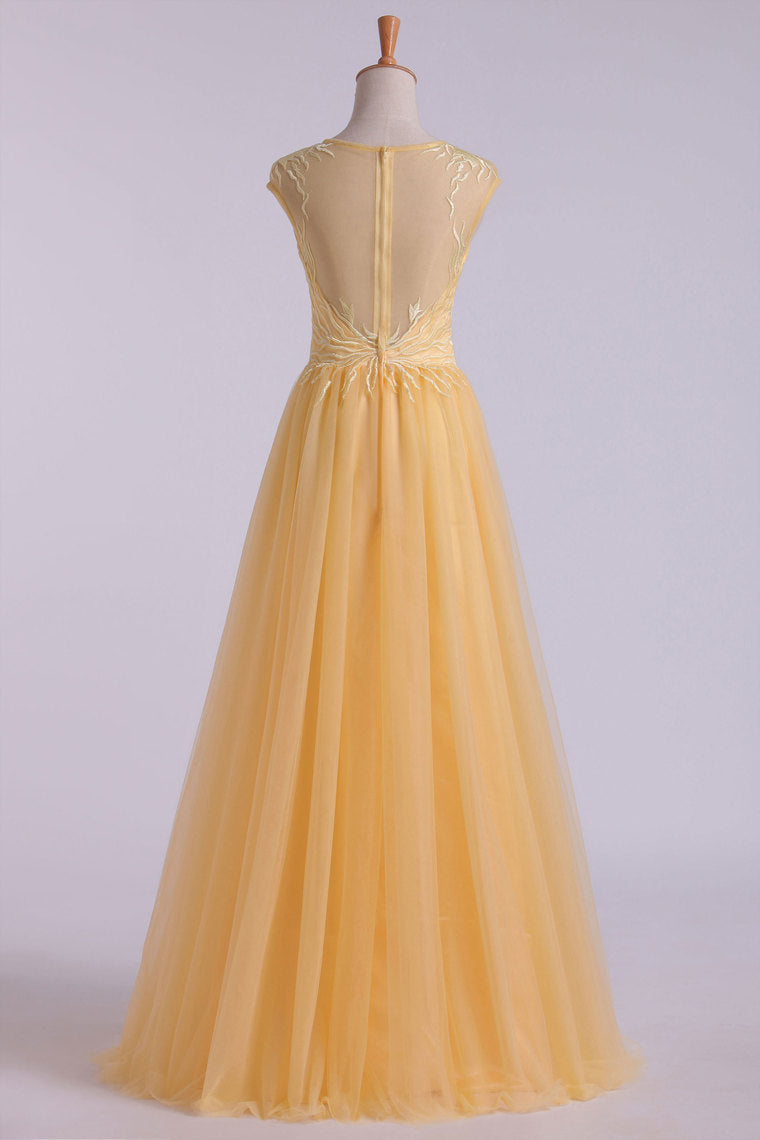 2022 A Line Prom Dresses Bateau Tulle With Slit & Applique Floor Length