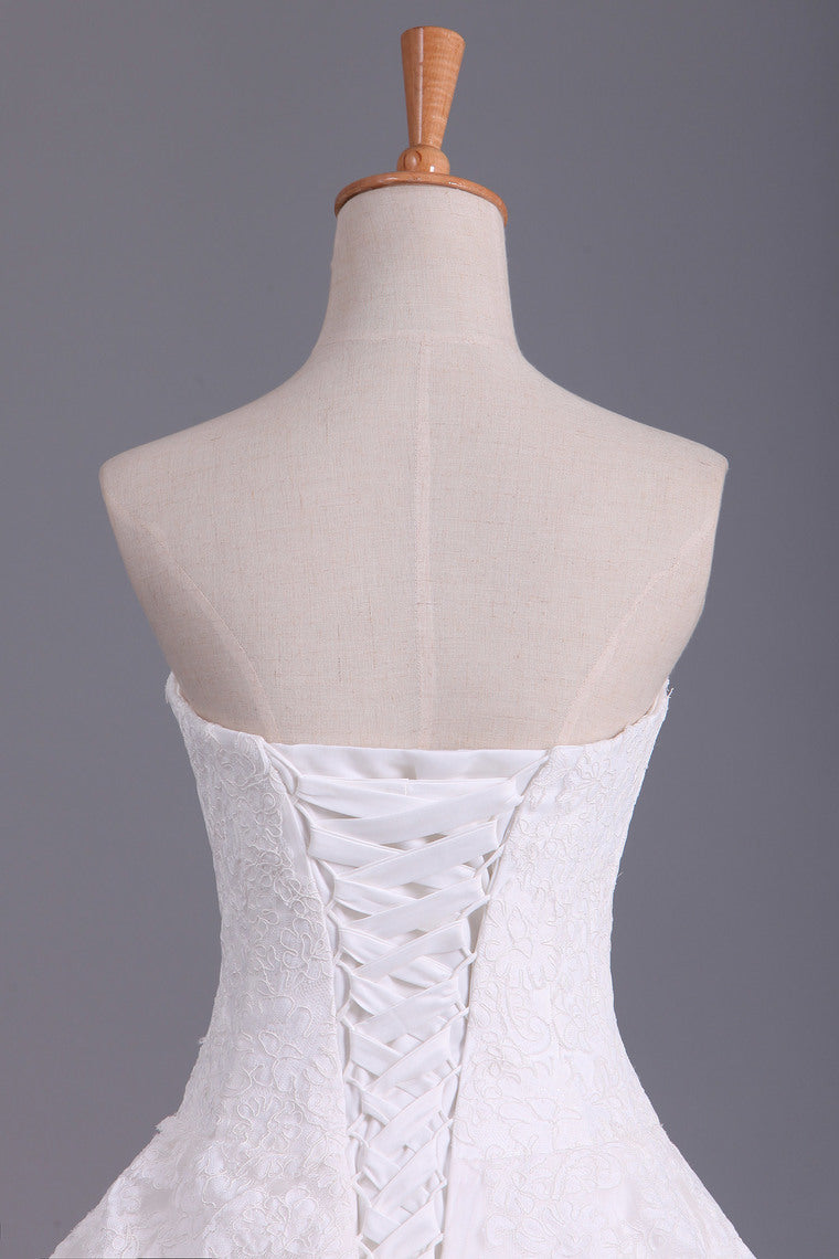 2022 Hot Wedding Dresses A Line Strapless Tulle With Applique Court Train