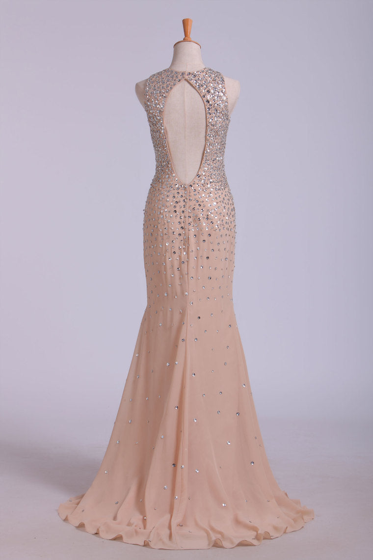 2022 Scoop Prom Dresses Sheath/Column With Beads Chiffon Sweep Train