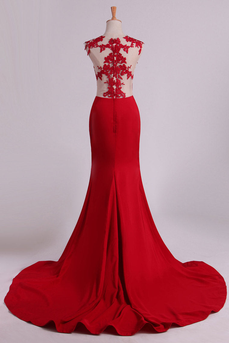2022 Red Scoop Mermaid Prom Dresses With Applique