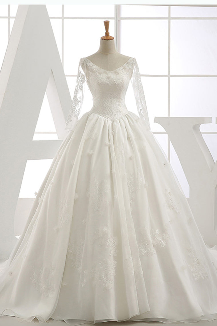 2022 Long Sleeves Wedding Dresses V Neck With Applique Organza Cathedral Train