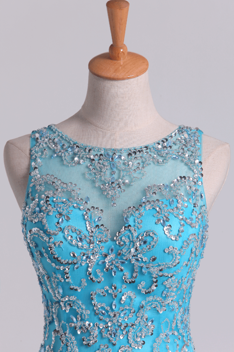 2022 Scoop Quinceanera Dresses Open Back Beaded Bodice Tulle Lace Up