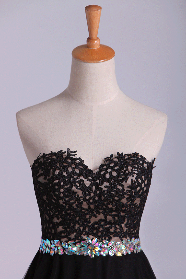 2022 Sweetheart A Line Short Homecoming Dress With Applique Beaded