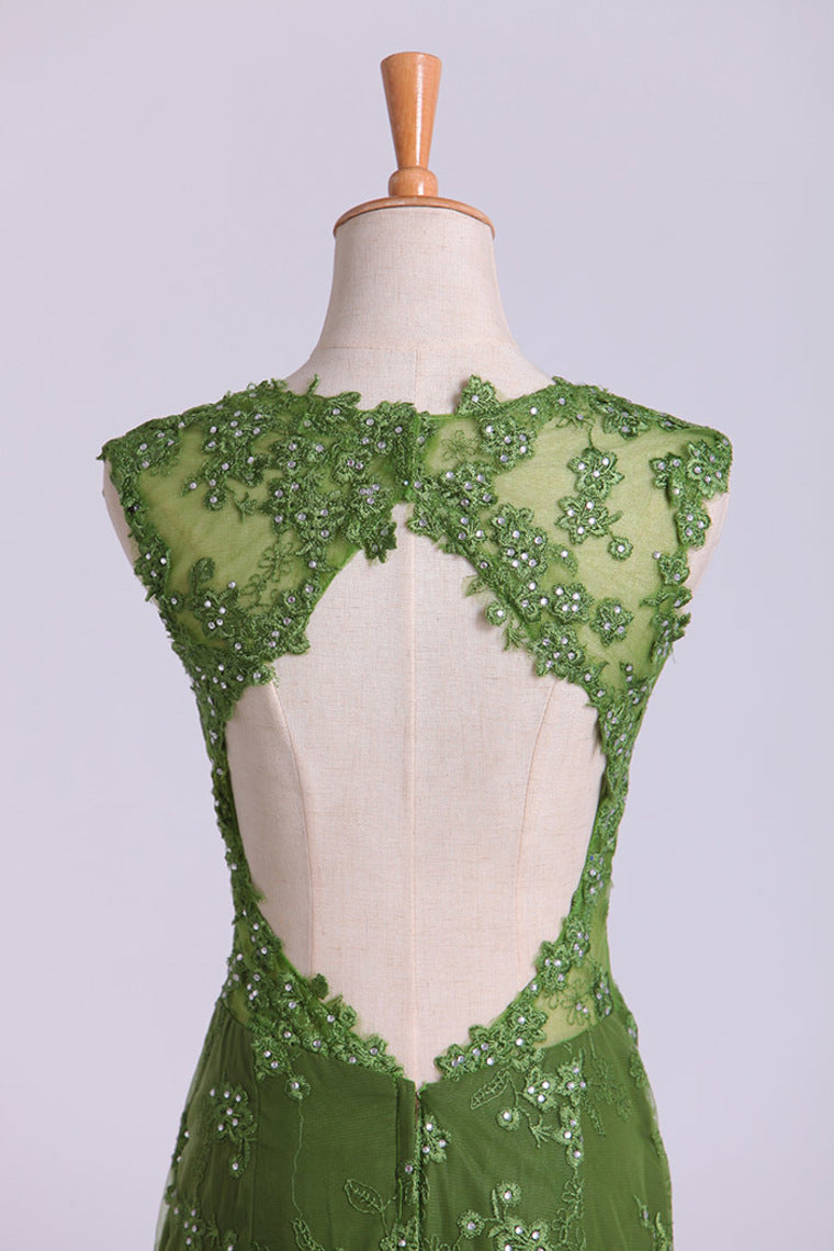 2022 Scoop Column Prom Dresses Tulle With Slit And Applique Sweep Train