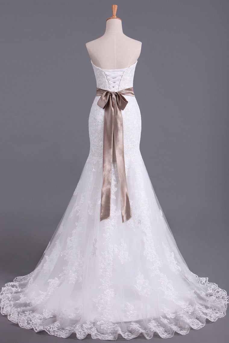 2022 Lace Up Sweetheart Wedding Dresses Organza With Applique And Sash Mermaid