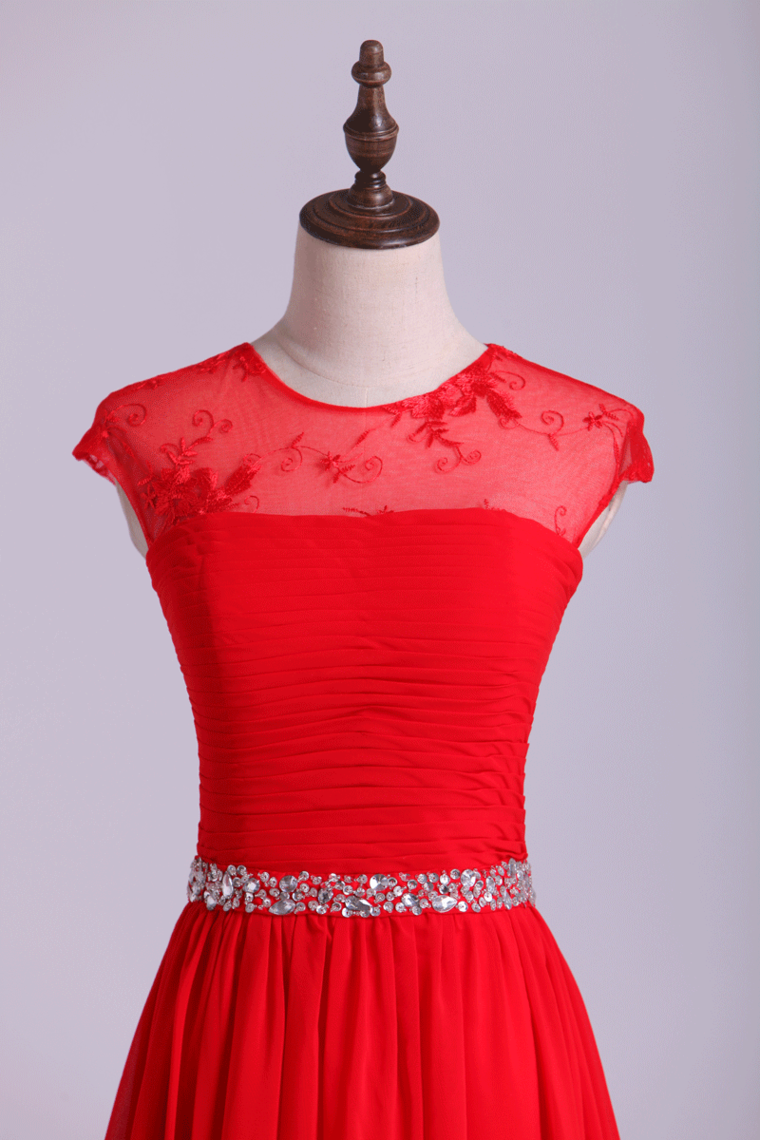 2022 Scoop Neckline Ruffled Prom Dress Short Lace Sleeves With Shirred Chiffon Skirt