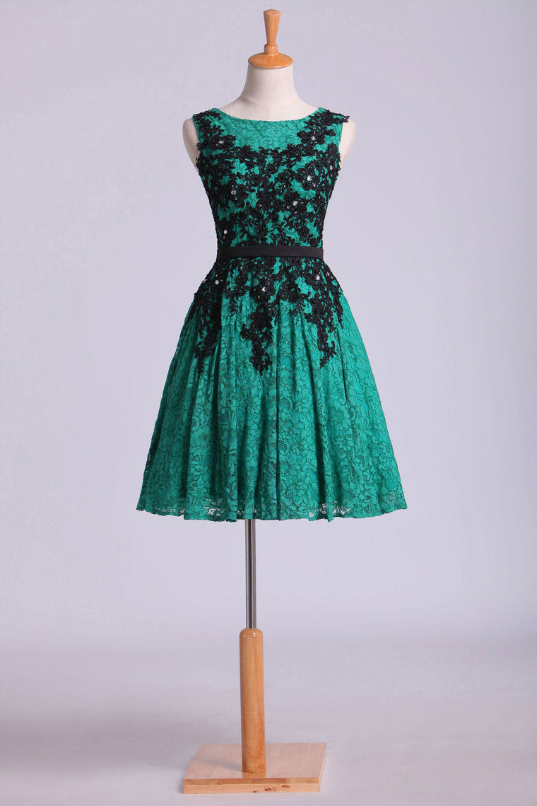 2022 Prom Dress Scoop A Line With Black Applique & Ribbon Beaded Mini