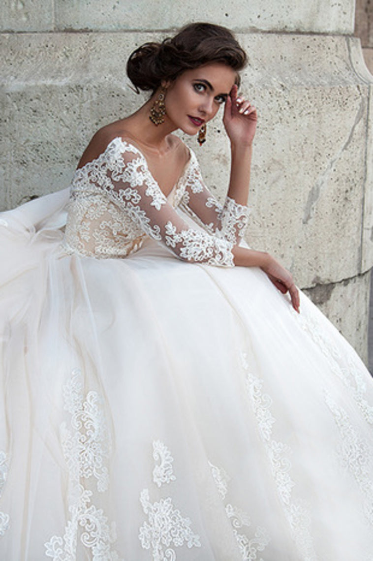 2022 Bateau Wedding Dresses 3/4 Length Sleeve With Applique Tulle