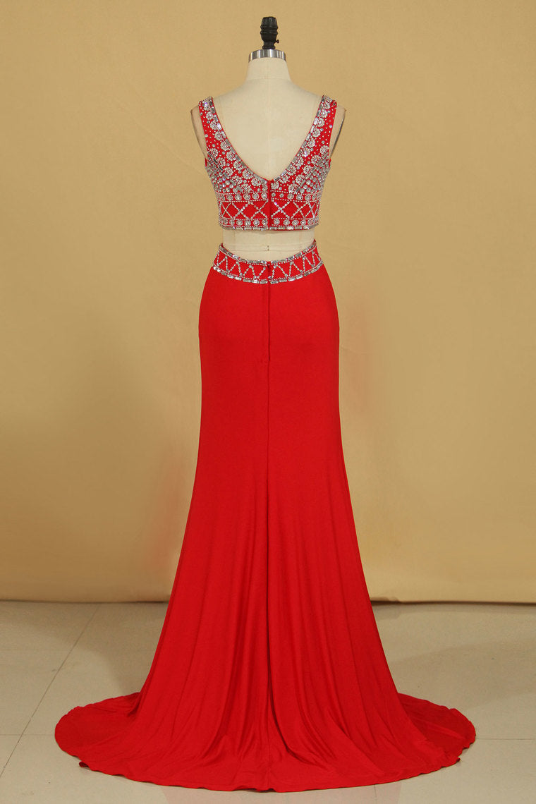 2022 Two Pieces V Neck Prom Dresses Sheath Spandex With Beading Floor Length