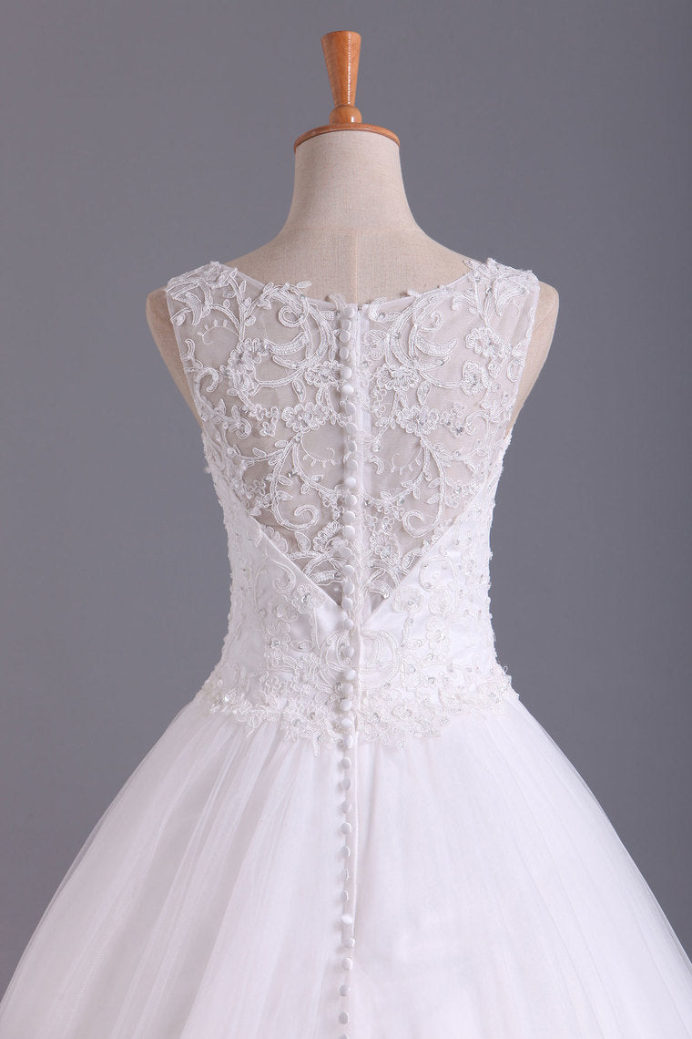 2022 Hot Bateau Wedding Dresses A Line Tulle With Applique