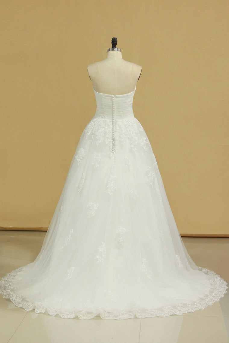 2022 Plus Size Wedding Dresses A-Line Sweetheart Court Train Tulle Applique Covered Button
