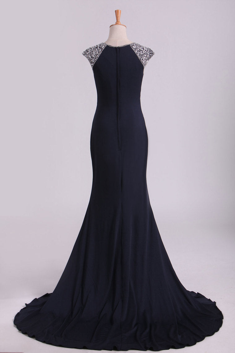 2022 Scoop Sheath Spandex With Beading & Slit Sweep Train Prom Dresses