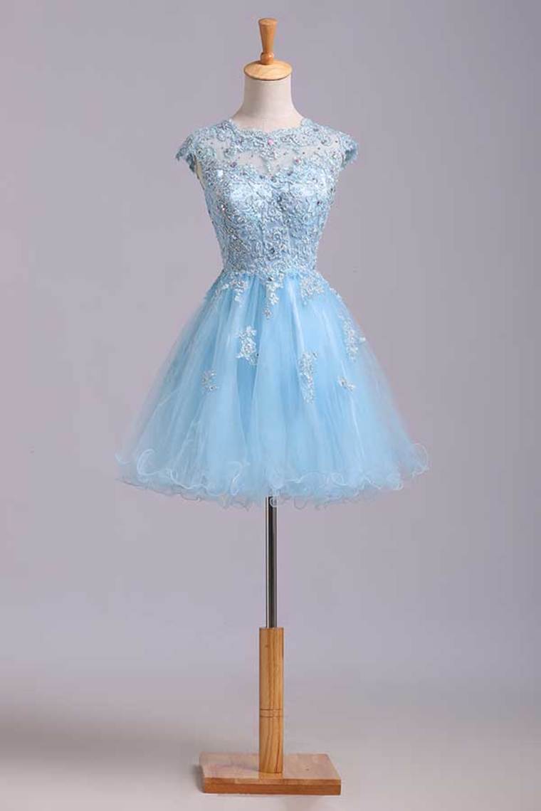 2022 Scoop Short/Mini Prom Dress A Line Tulle Skirt Embellished Bodice With Beads And Applique Cap Sleeve