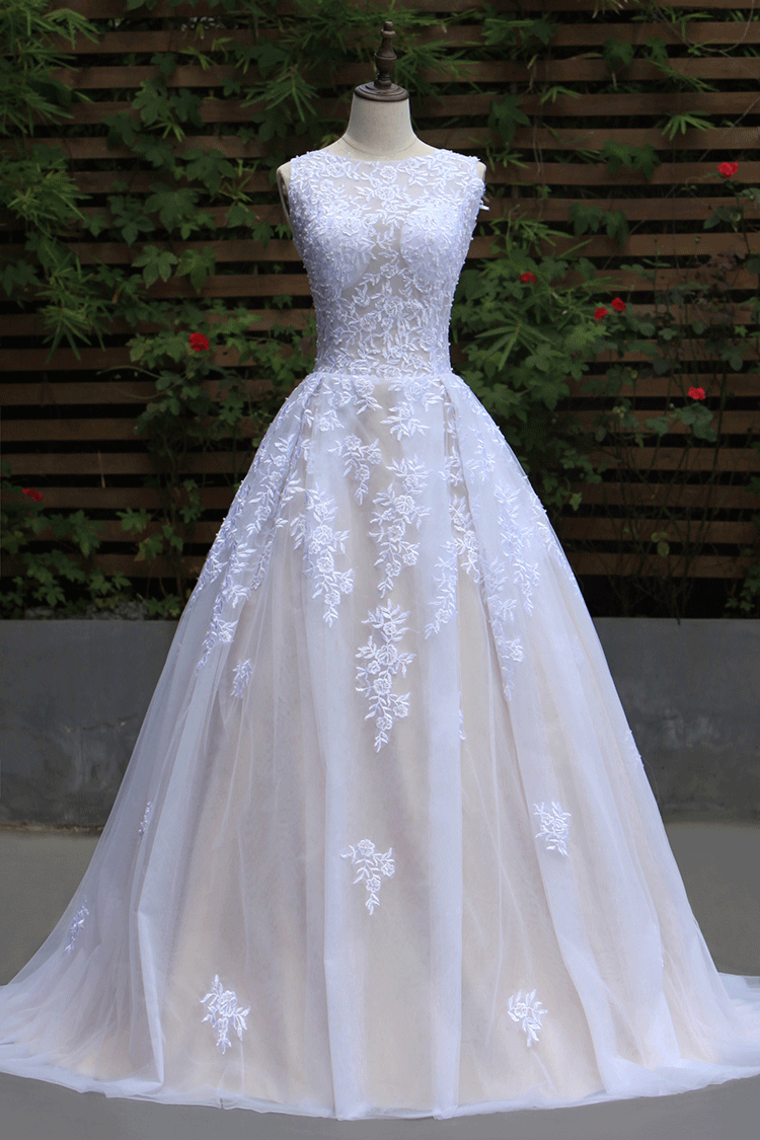 2022 Sexy High Neck A-Line Prom Gown With Beads&Applique Sweep Train