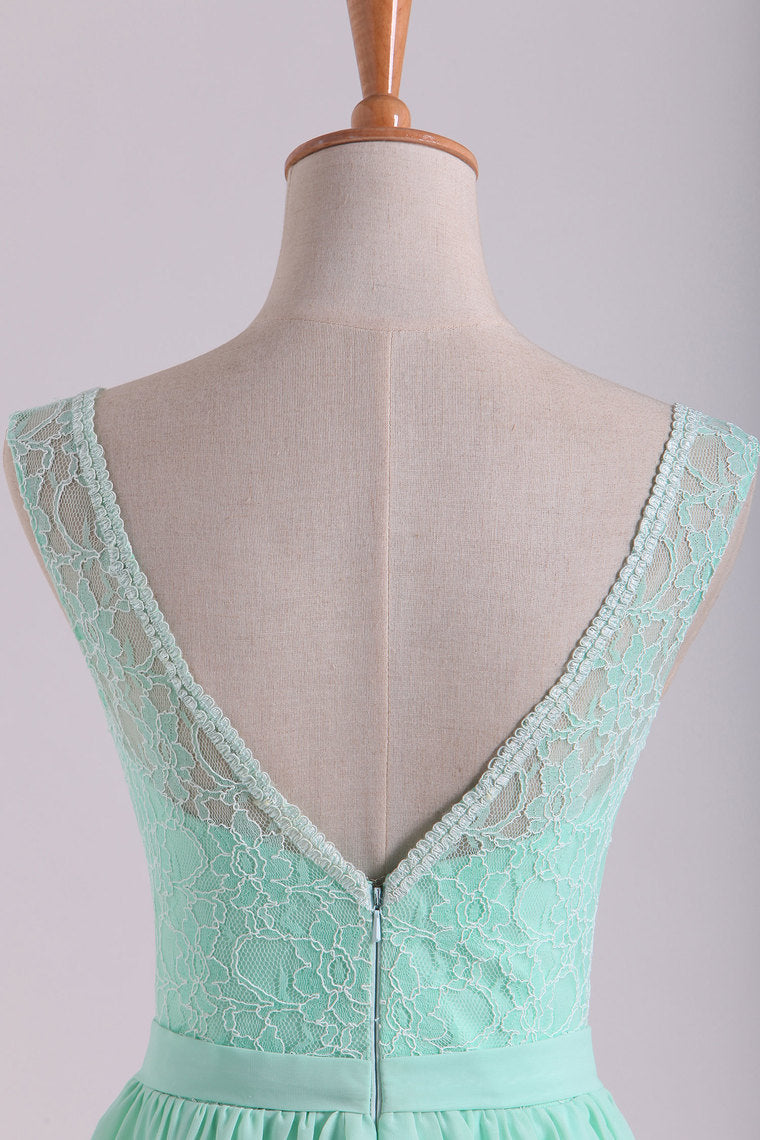 2022 V-Neck A Line Knee Length Lace & Chiffon Bridesmaid Dresses Mint