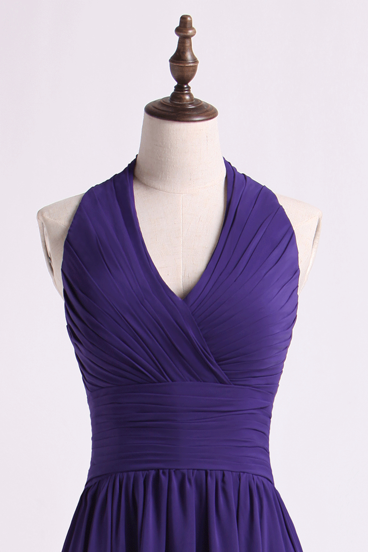 2022 Halter A Line Prom Dresses Knee Length Chiffon With Ruffles