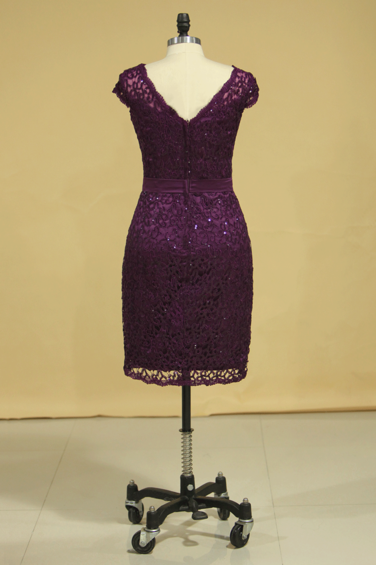 2022 Plus Size Grape Modest Lace Evening Dresses V-Neck Sheath/Column With Applique And Ribbon