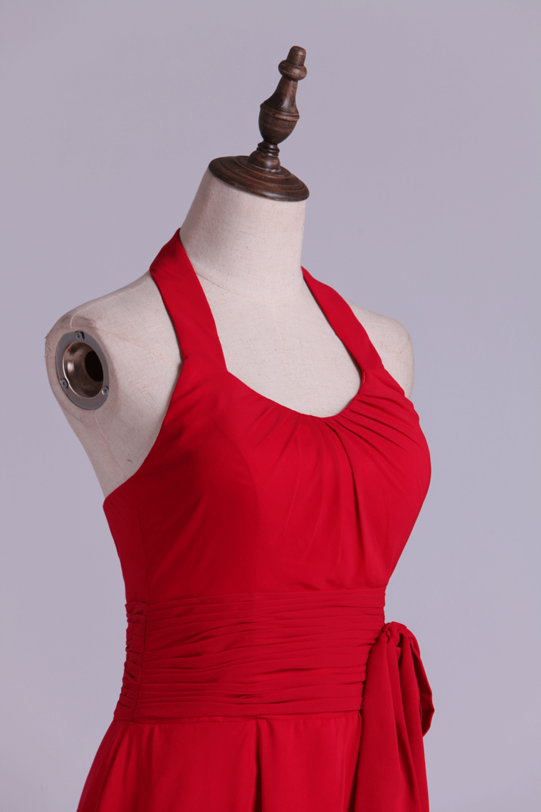 2022 Bridesmaid Dresses A Line Halter Knee Length Chiffon With Ruffle