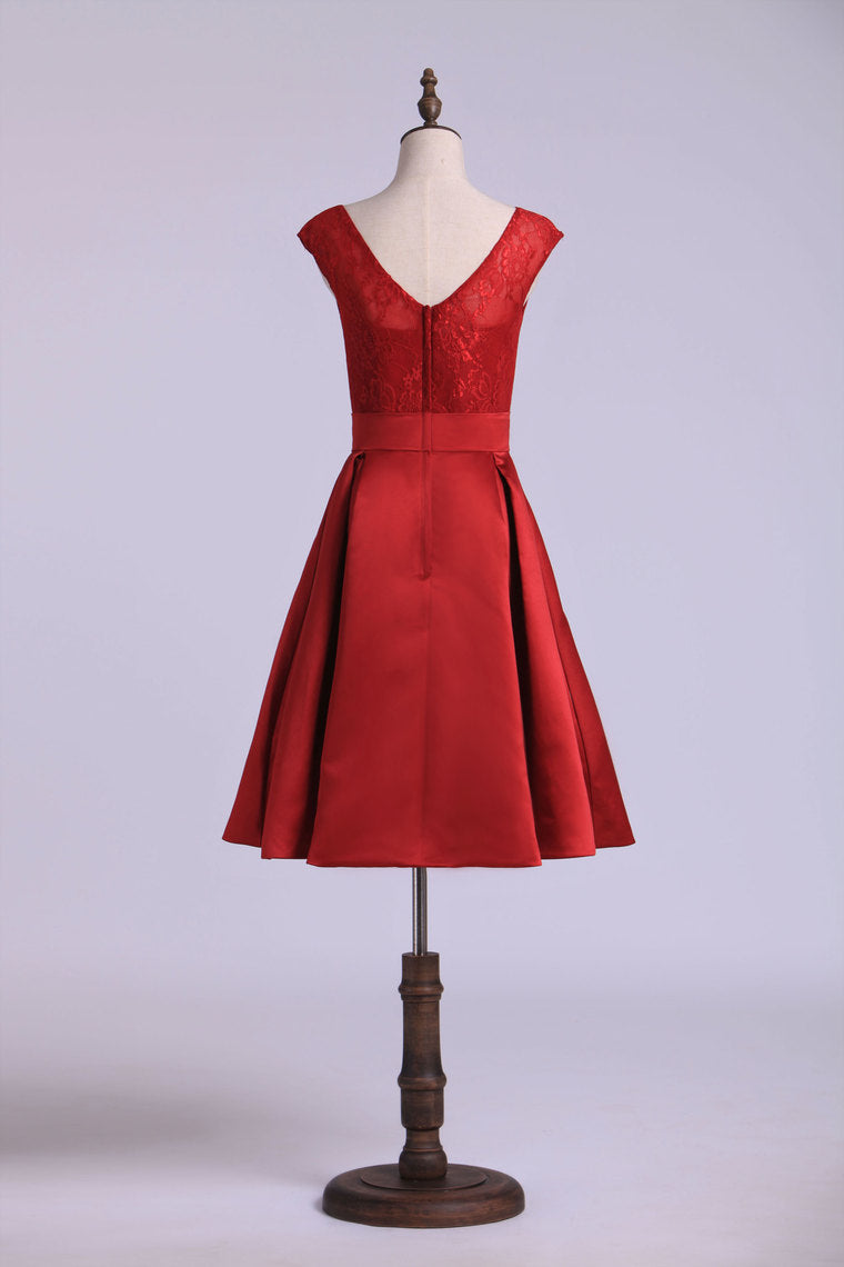 2022 Bridesmaid Dresses Bateau A Line Knee-Length Lace & Satin With Handmade Flower