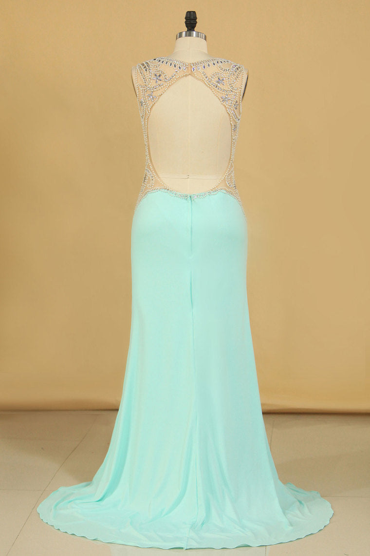 2022 Spandex Prom Dresses V Neck Open Back With Beading Sweep Train
