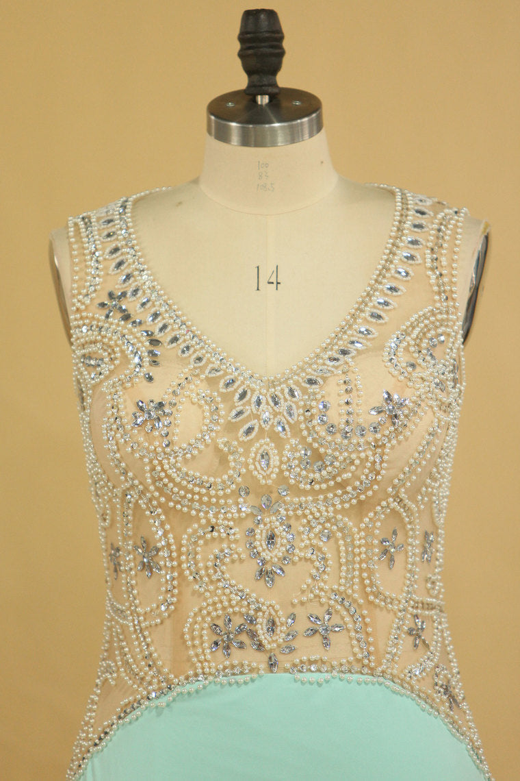 2022 Spandex Prom Dresses V Neck Open Back With Beading Sweep Train