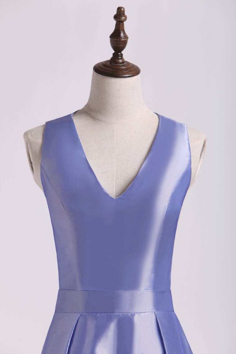 2022 Bridesmaid Dresses A-Line V Neck Taffeta Knee Length