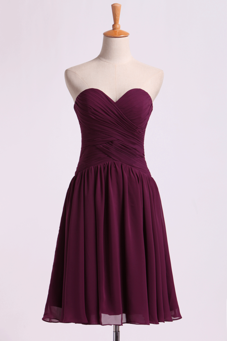 2022 A Line Sweetheart Knee Length Chiffon Bridemaid Dresses With Ruffles