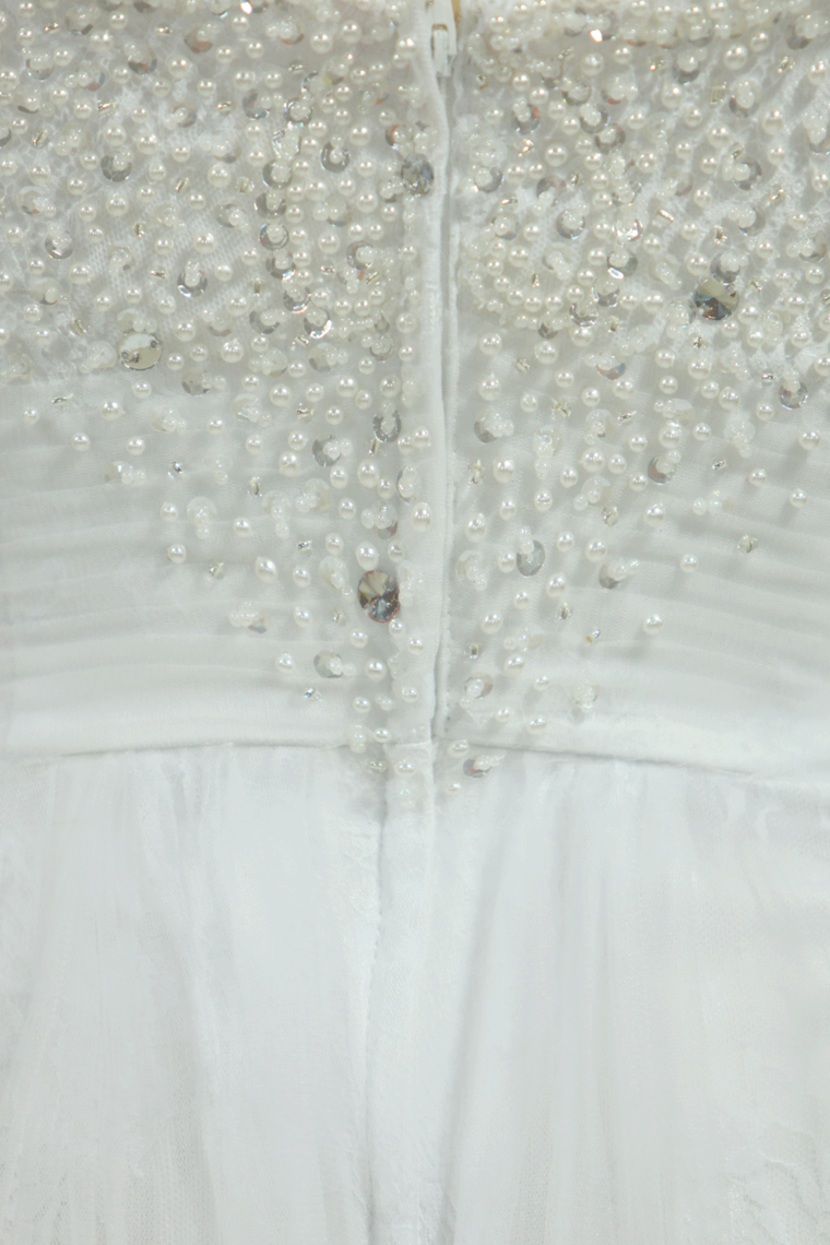 2022 Plus Size Sweetheart Beaded Bust Empire Waist A Line Wedding Dress Chapel Train Tulle With Lace