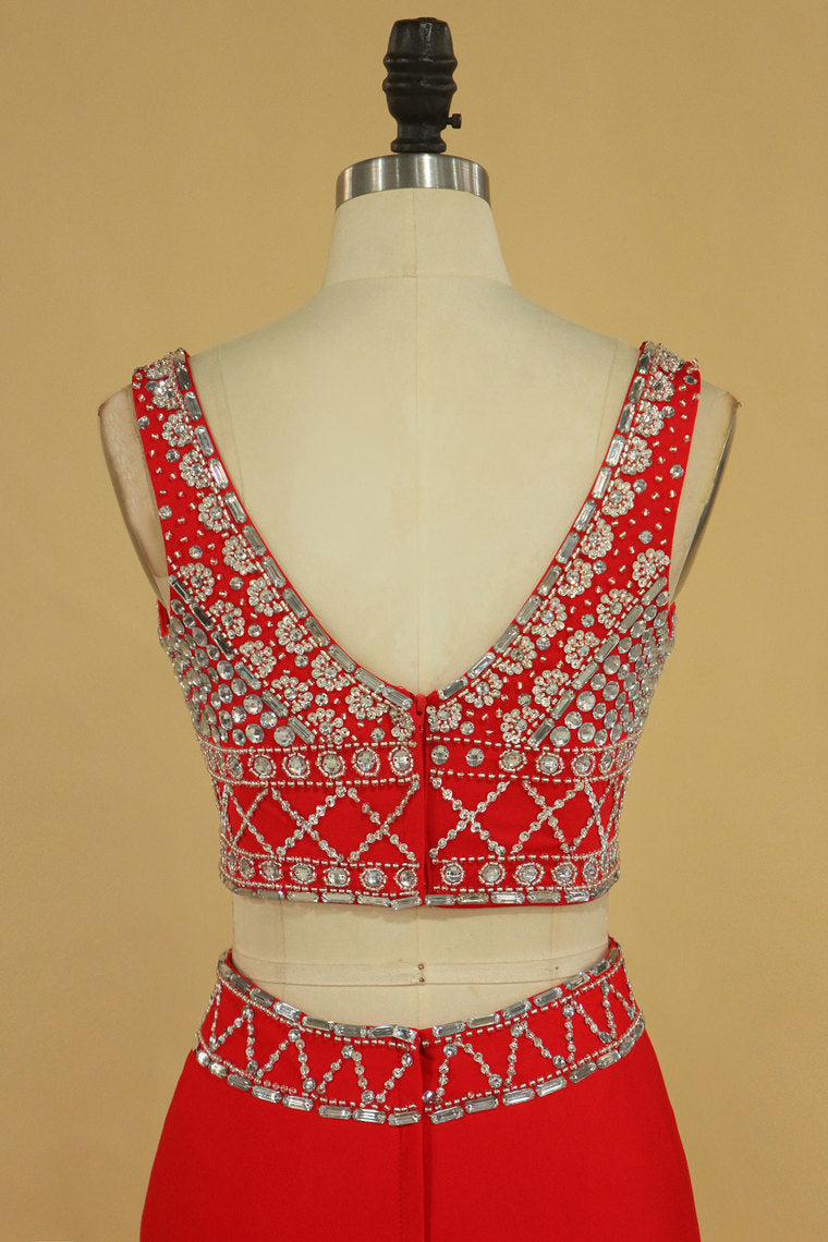 2022 Two Pieces V Neck Prom Dresses Sheath Spandex With Beading Floor Length