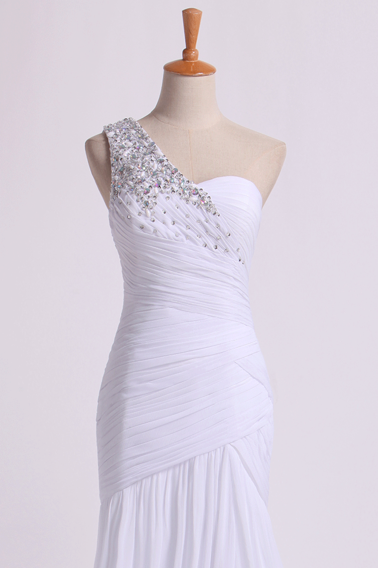 2022 One Shoulder Prom Dresses Fitted And Pleated Bodice Mermaid Beaded