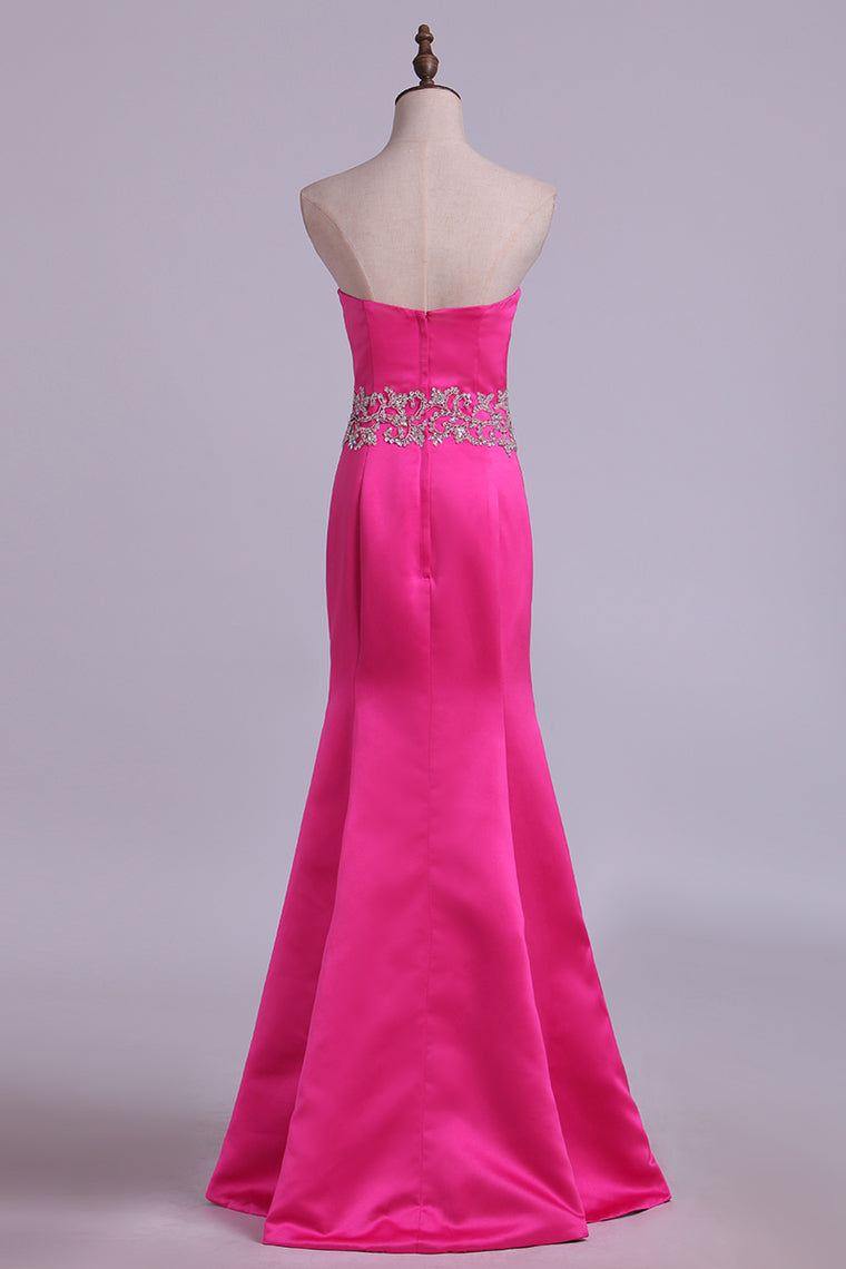 2022 Sweetheart Mermaid Prom Dresses Beaded Waistband Floor Length Satin