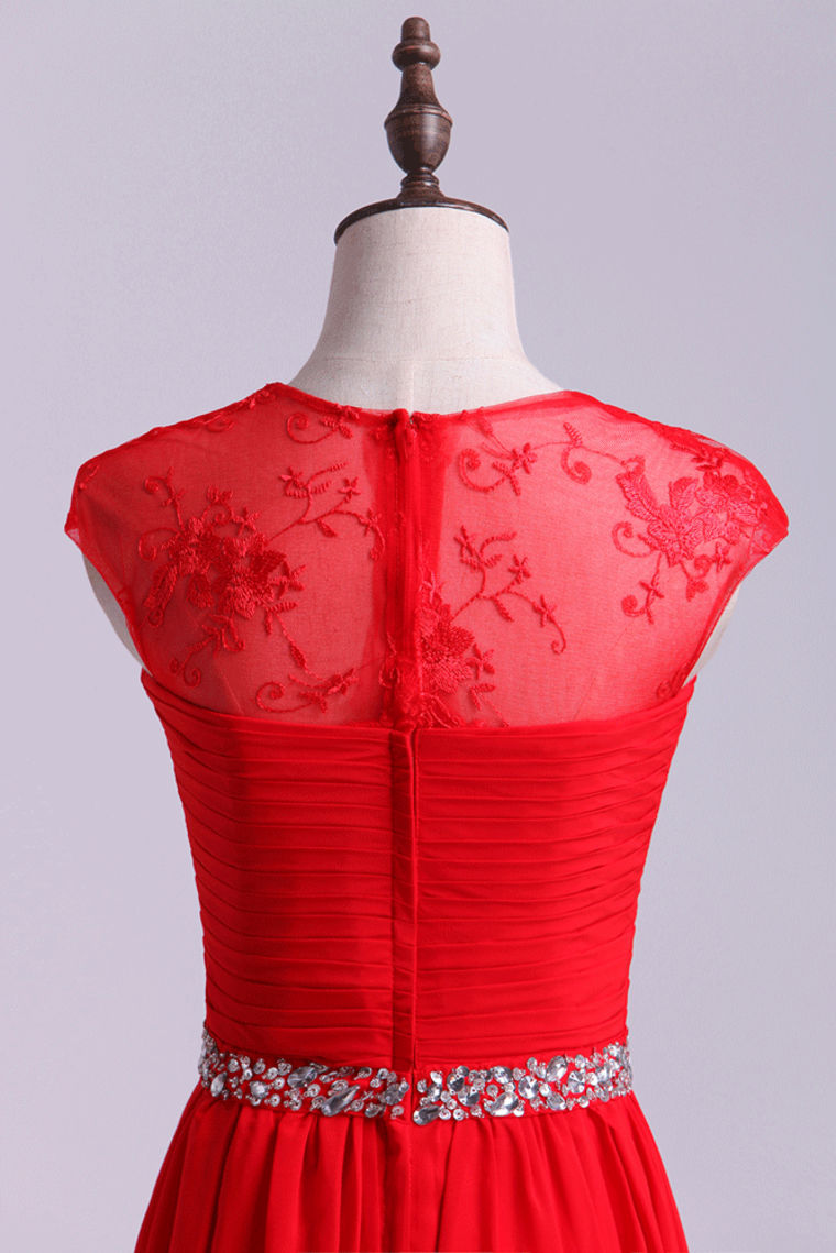 2022 Scoop Neckline Ruffled Prom Dress Short Lace Sleeves With Shirred Chiffon Skirt