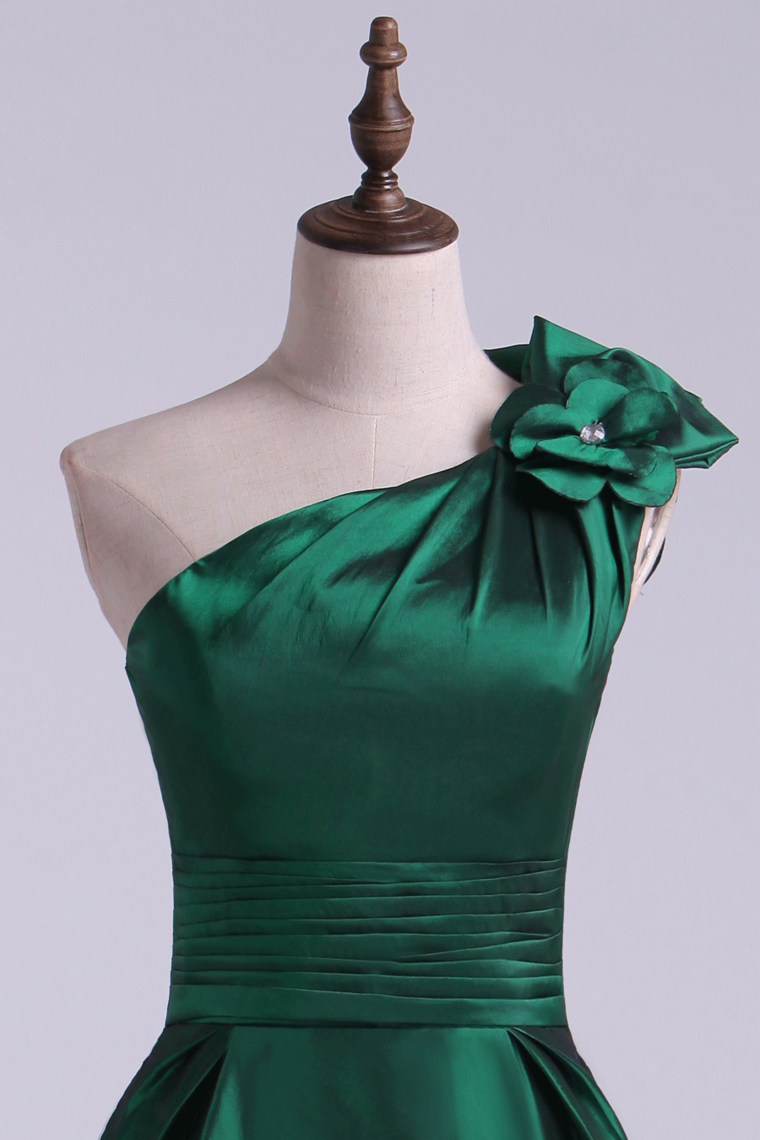 2022 New Arrival One Shoulder Above Knee Length Ruffles And Rhinestones