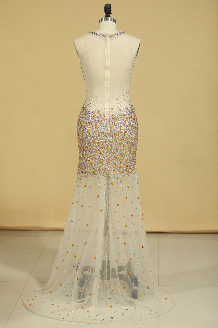 2022 Sexy Scoop Prom Dresses Sheath With Beading And Slit Tulle