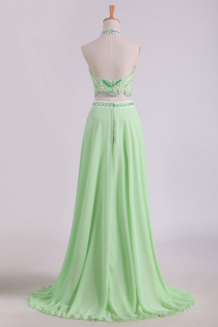 2022 Two Pieces Prom Dresses Halter A Line Chiffon Sweep Train With Beading