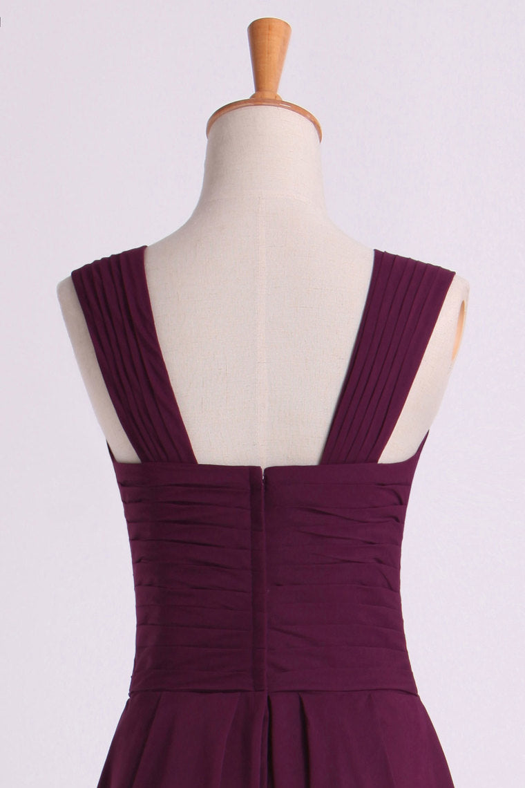 2022 Bridesmaid Dresses Pleated Bodice V-Neck  A Line Knee Length Chiffon