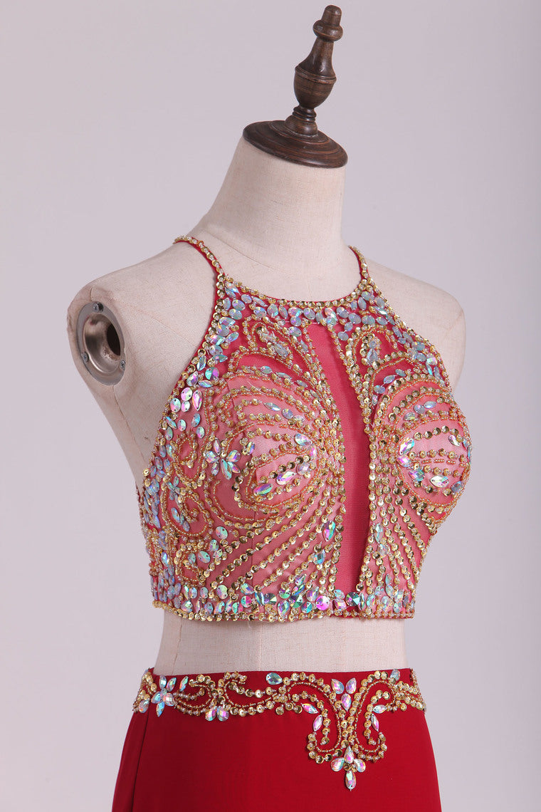 2022 Two Pieces Halter Sheath Prom Dresses Chiffon With Beading