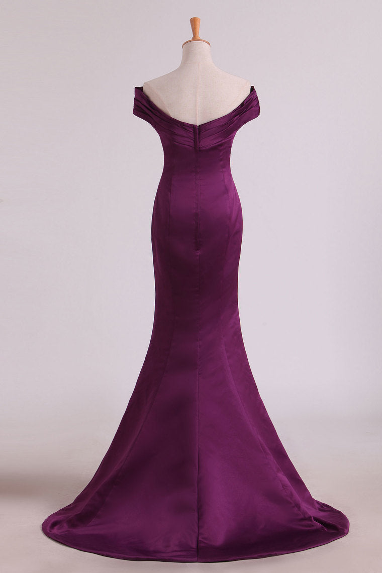 2022 Prom Dresses Off The Shoulder Satin Mermaid Sweep Train