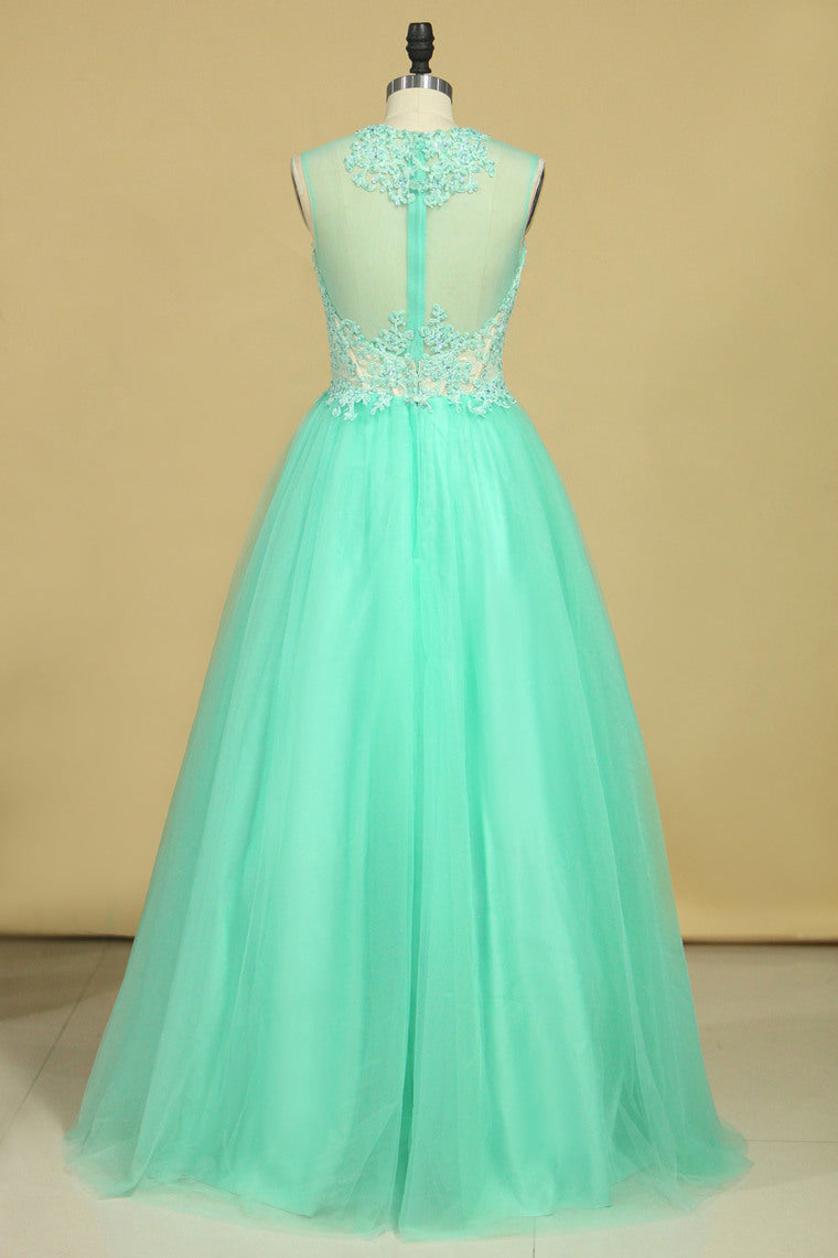 2022 Scoop A Line Tulle Prom Dresses With Applique Floor Length