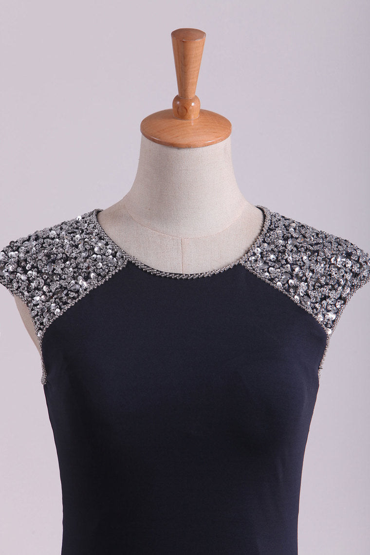 2022 Scoop Sheath Spandex With Beading & Slit Sweep Train Prom Dresses